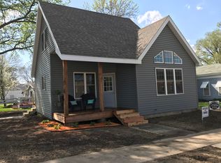 211 S School St, Dow City, IA 51528