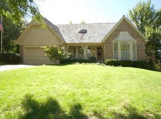 11345 Hemlock St, Overland Park, KS 66210