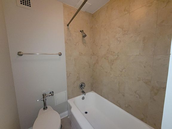 5th image of 535 N Michigan Ave APT 1505
