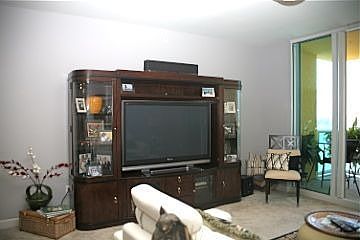 Entertainment center