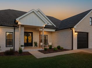 200 Wynchase Dr, Muscle Shoals, AL 35661