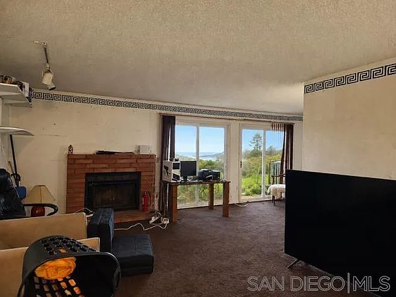 3rd image of 3658 Clairemont Dr Unit 1D