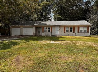 1402 SW Jefferson St, Lees Summit, MO 64081