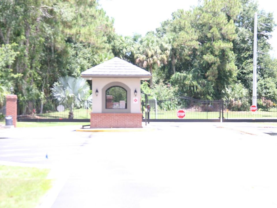 Gate