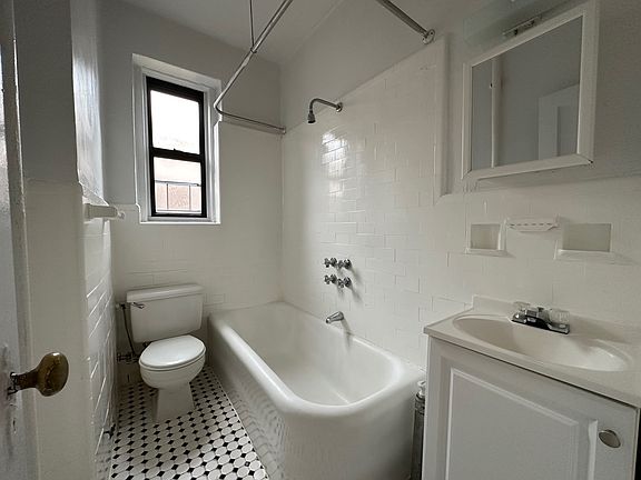 4th image of 83-15 118th St #3E