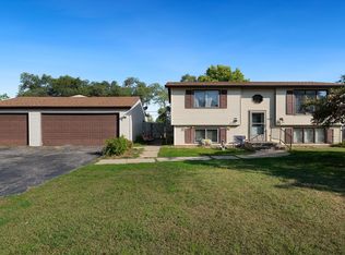 428 Pershing Ave, Machesney Park, IL 61115