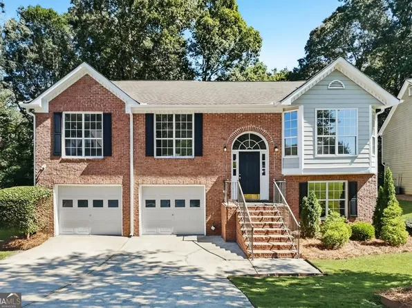 390 Oak Vista Ct, Lawrenceville, GA 30044