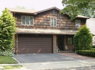 179 Soundview Dr, Pt Washington, NY 11050