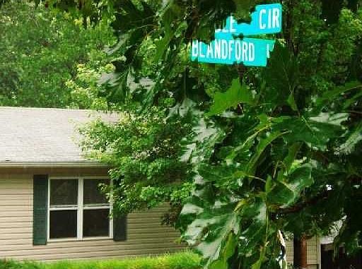 1st image of 9 Blandford Ln