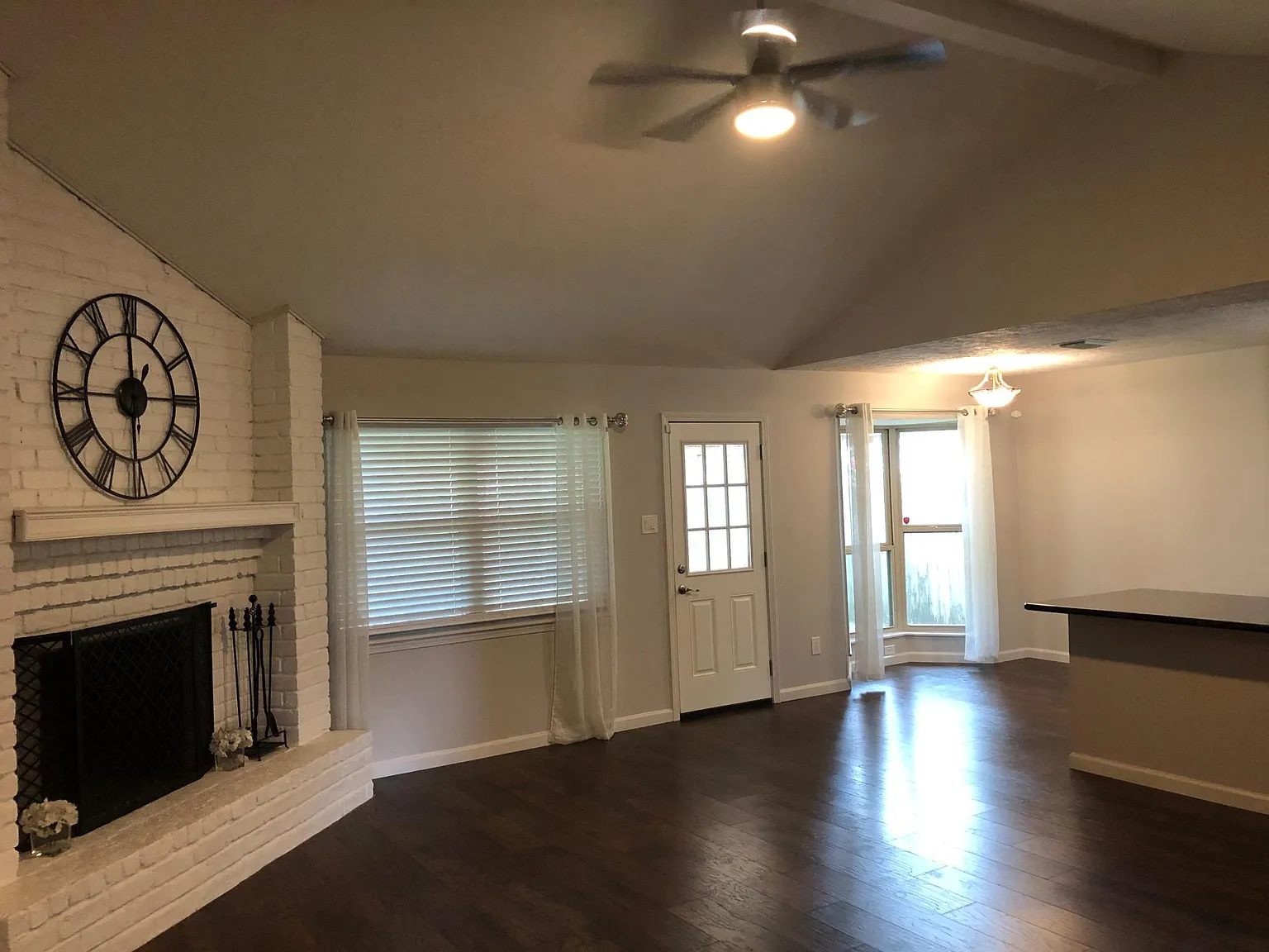 4 bed, 1900 sqft, $1,900 — Photo 4