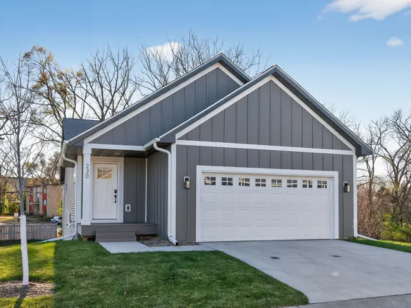 230 McCarrons Pl W, Roseville, MN 55113