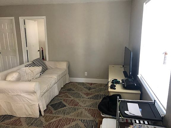 3rd image of 221 SE 11th Ave #1