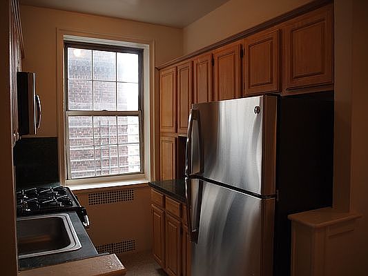 1st image of 72 Seaman Ave #1C
