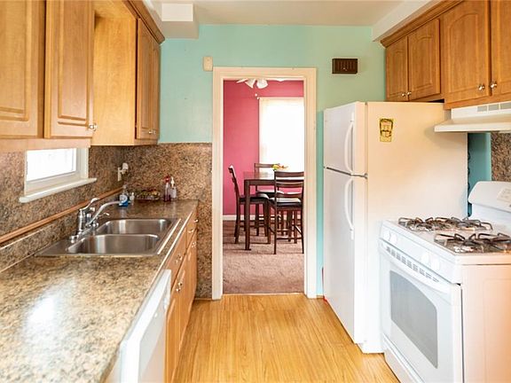 2nd image of 5506 Beechwood Ave