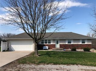 207 W Elk St, Savannah, MO 64485