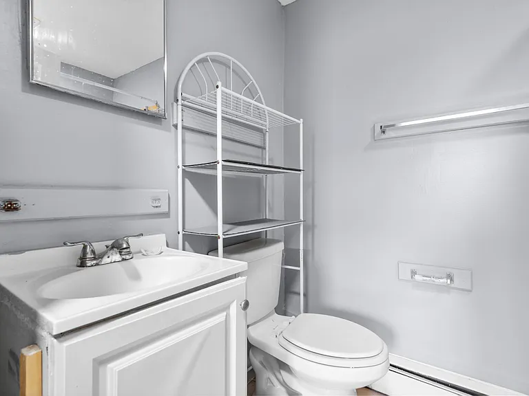 26-28 Lawrence St #26-5 — Photo 13