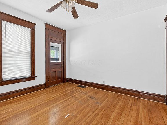 5th image of 105 N Terrace Ave