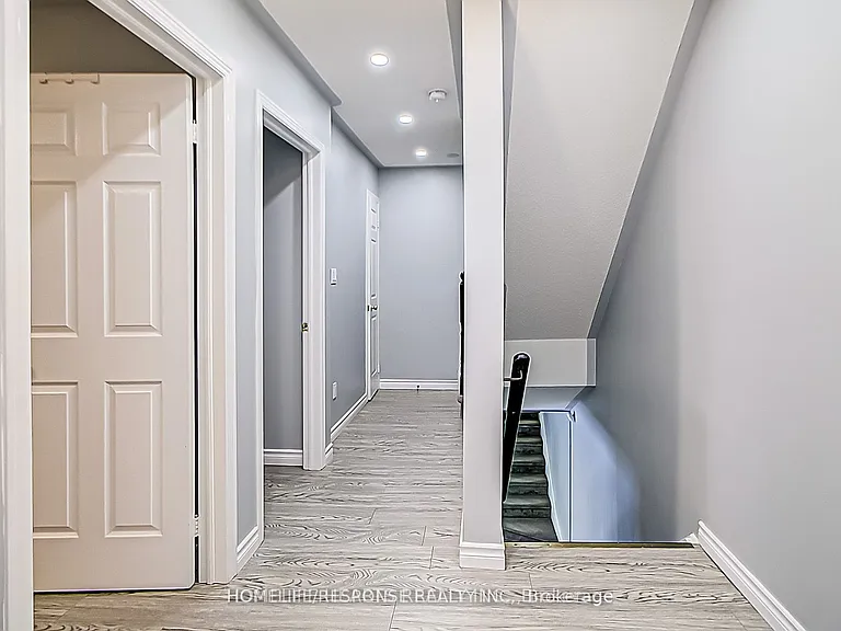 29 Rosebank Dr #911 — Photo 16