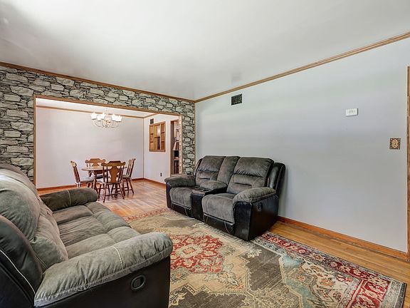 3rd image of 3 Donelson Dr
