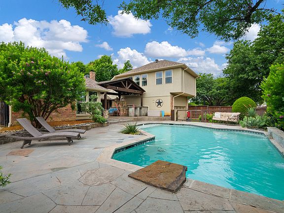 3rd image of 6423 Redpine Rd