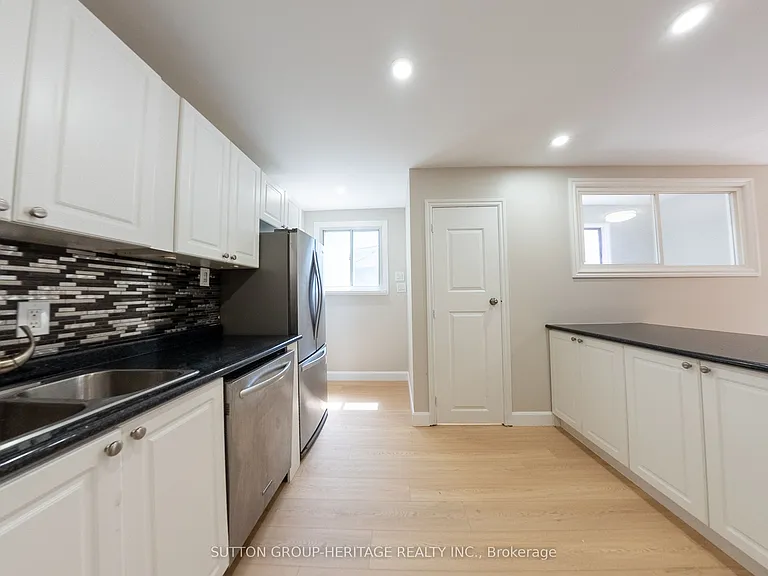 661 Annland St — Photo 10