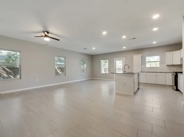 919 W Collins St, Denison, TX 75020