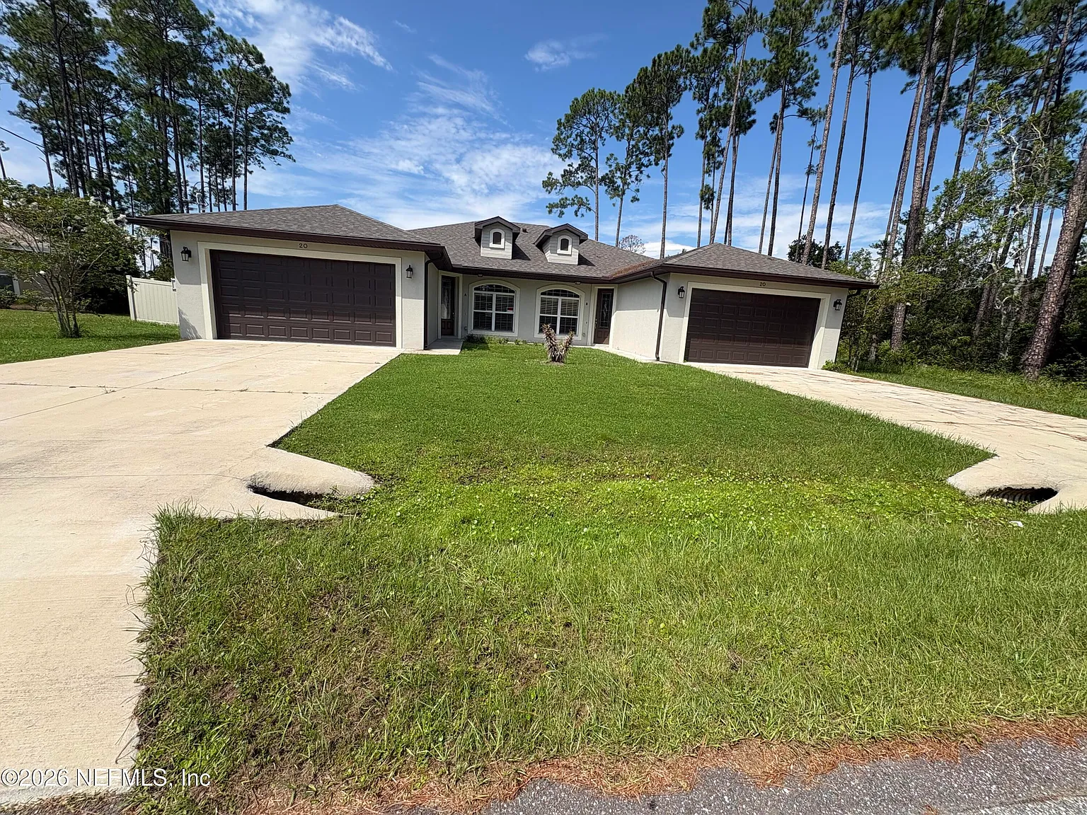 3 bed, 2.0 bath, 1606 sqft, $2,200 — Photo 2