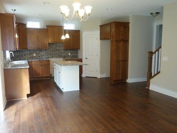 5th image of 20481 Akin Cir