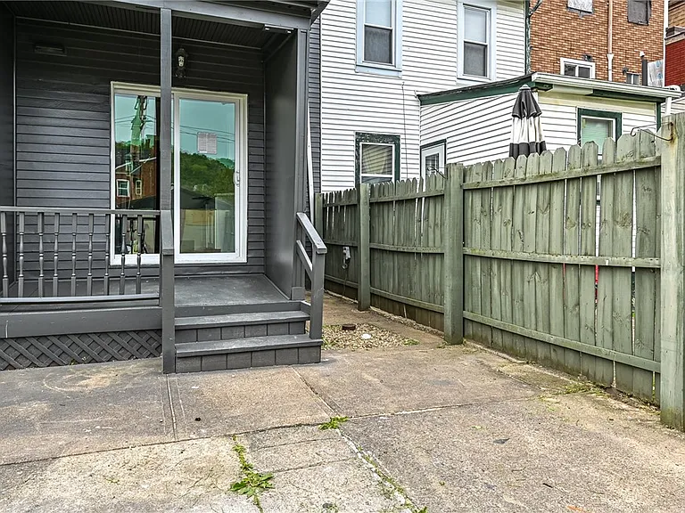 15 1/2 Sherman St — Photo 25
