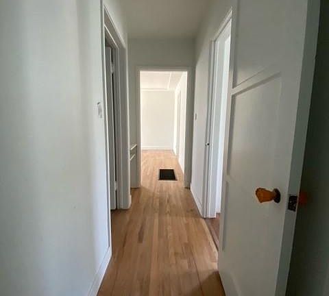 3rd image of 1519 Wellesley Ave #1519