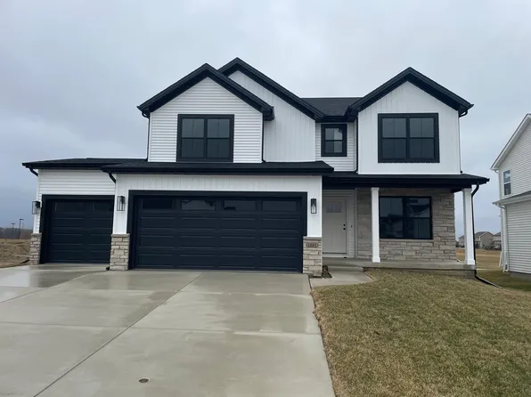 1501 Lincoln Park Dr, Bloomington, IL 61705