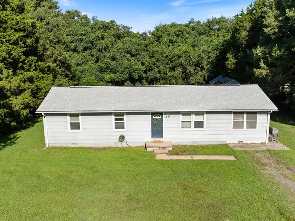 127 Fairfax Dr, Colonial Beach, VA 22443