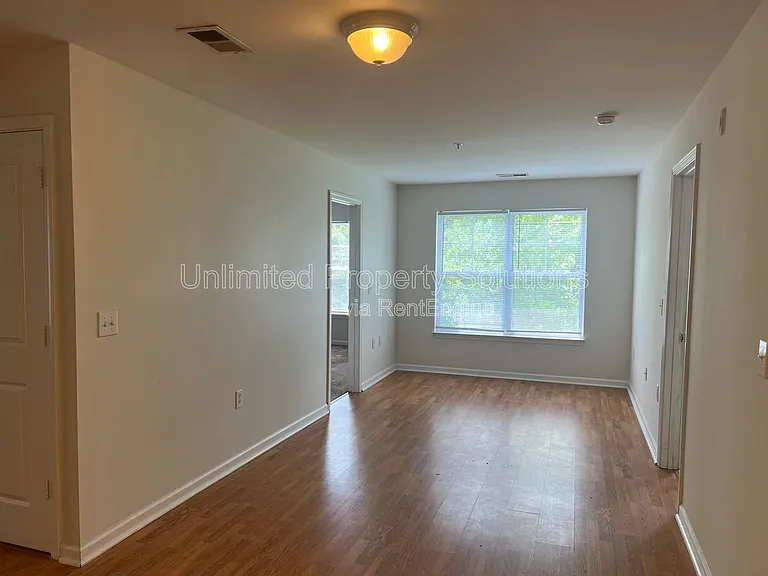 376 S Kerr Ave #301 — Photo 6