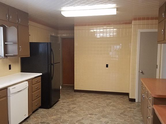 4th image of 630 Eldred St