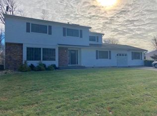 3 McCue Rd, Morganville, NJ 07751