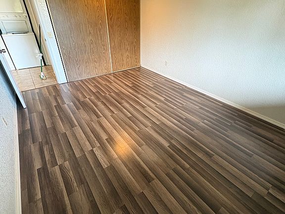 5th image of 423 SW 156th St APT 4