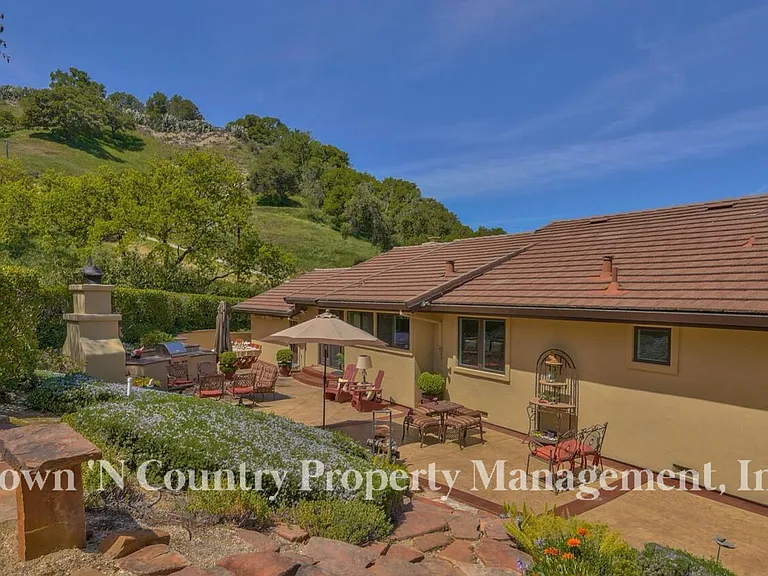 190 San Benancio Rd — Photo 36