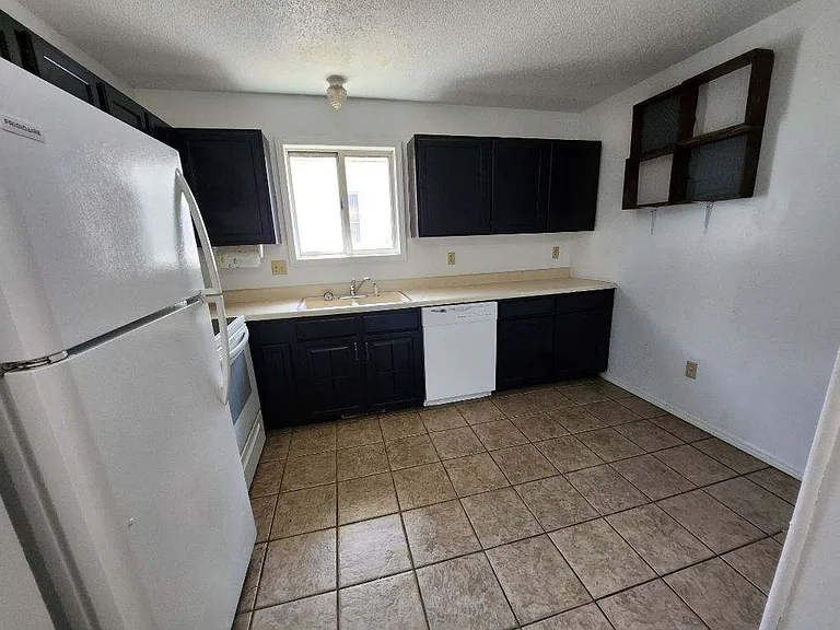 818 S Broadway Ave — Photo 9