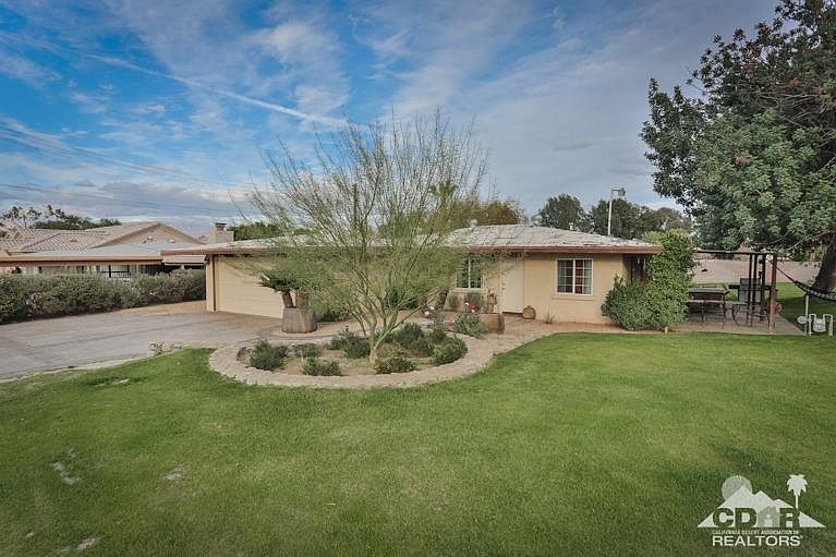 1st image of 40896 Starlight Ln