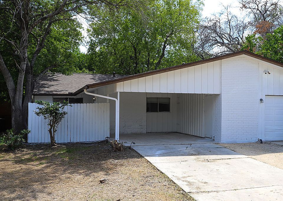 1st image of 520 Southtrail Dr