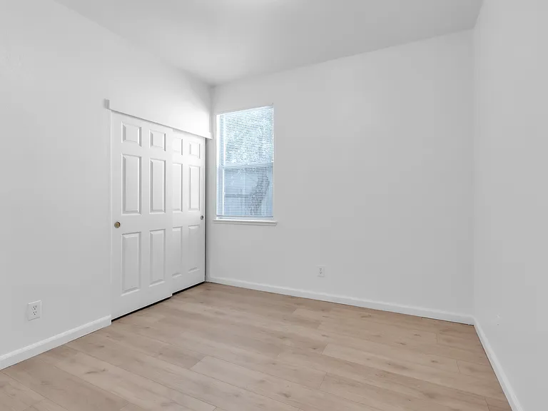 1909 Lindsay Dr — Photo 15