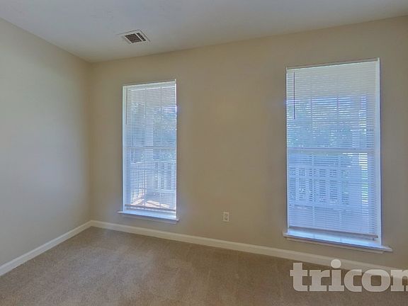 5th image of 10 Cardinal Ct