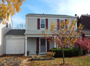 29W442 Hawthorne Ln, Warrenville, IL 60555