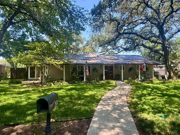 2600 Old Oaks Dr, Waco, TX 76710