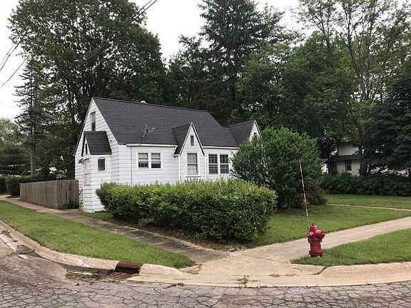 4th image of 9481 Maplewood Ave