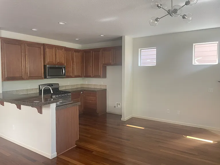 880 SW Mozart Ter — Photo 7