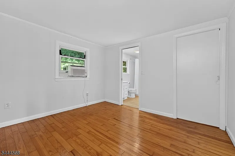 1 bed, 1.0 bath, $1,800 — Photo 4