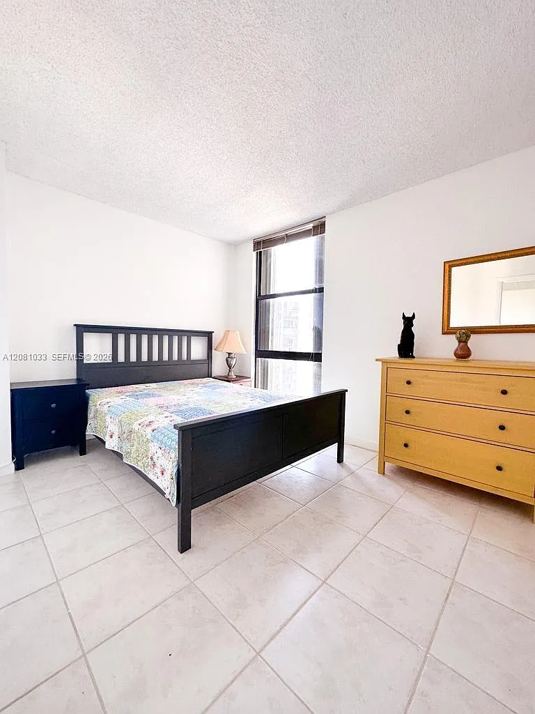 Coronado Condo- Tower Ii — Photo 4