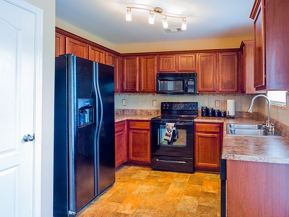 5th image of 316 Sterling Dr