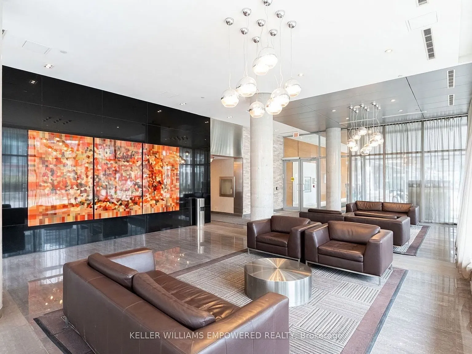 4K Spadina Ave — Photo 3